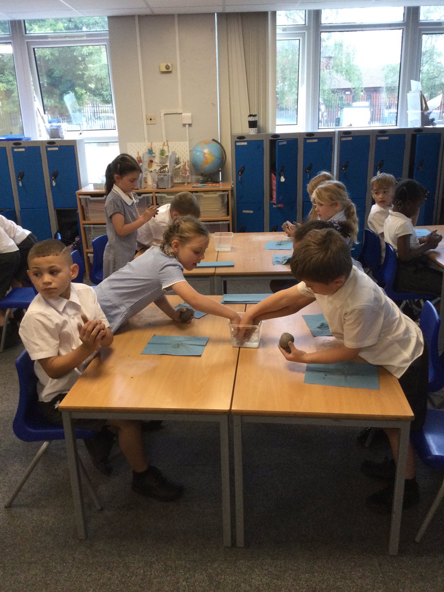 GA_Bury's tweet photo. Year 1 have been busy making their bowls in Art this afternoon using clay. #Year1GA #ArtEdGA https://t.co/43IhJaSFOn