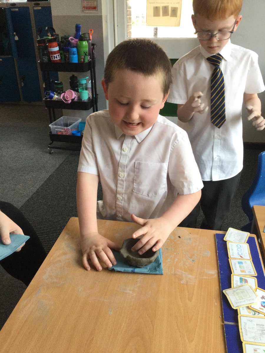GA_Bury's tweet photo. Year 1 have been busy making their bowls in Art this afternoon using clay. #Year1GA #ArtEdGA https://t.co/43IhJaSFOn