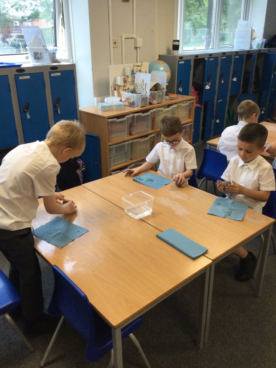 GA_Bury's tweet photo. Year 1 have been busy making their bowls in Art this afternoon using clay. #Year1GA #ArtEdGA https://t.co/43IhJaSFOn