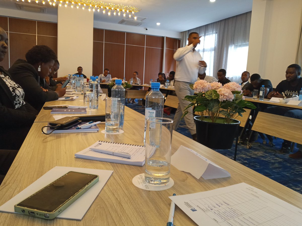 BerniceKeya's tweet photo. Day 1 at the Digital Governance Workshop!
Engaging discussions on how young people can influence political conversations and governance through digital platforms.

Key takeaway: Digital governance = transparency, access, and youth empowerment.#DigitalDemocracy @KAS_Kenya https://t.co/nvWWkKGmaL