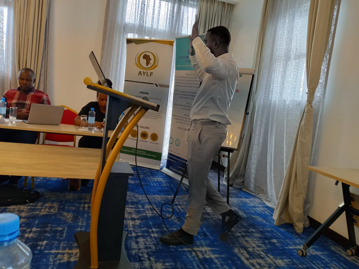 BerniceKeya's tweet photo. Day 1 at the Digital Governance Workshop!
Engaging discussions on how young people can influence political conversations and governance through digital platforms.

Key takeaway: Digital governance = transparency, access, and youth empowerment.#DigitalDemocracy @KAS_Kenya https://t.co/nvWWkKGmaL