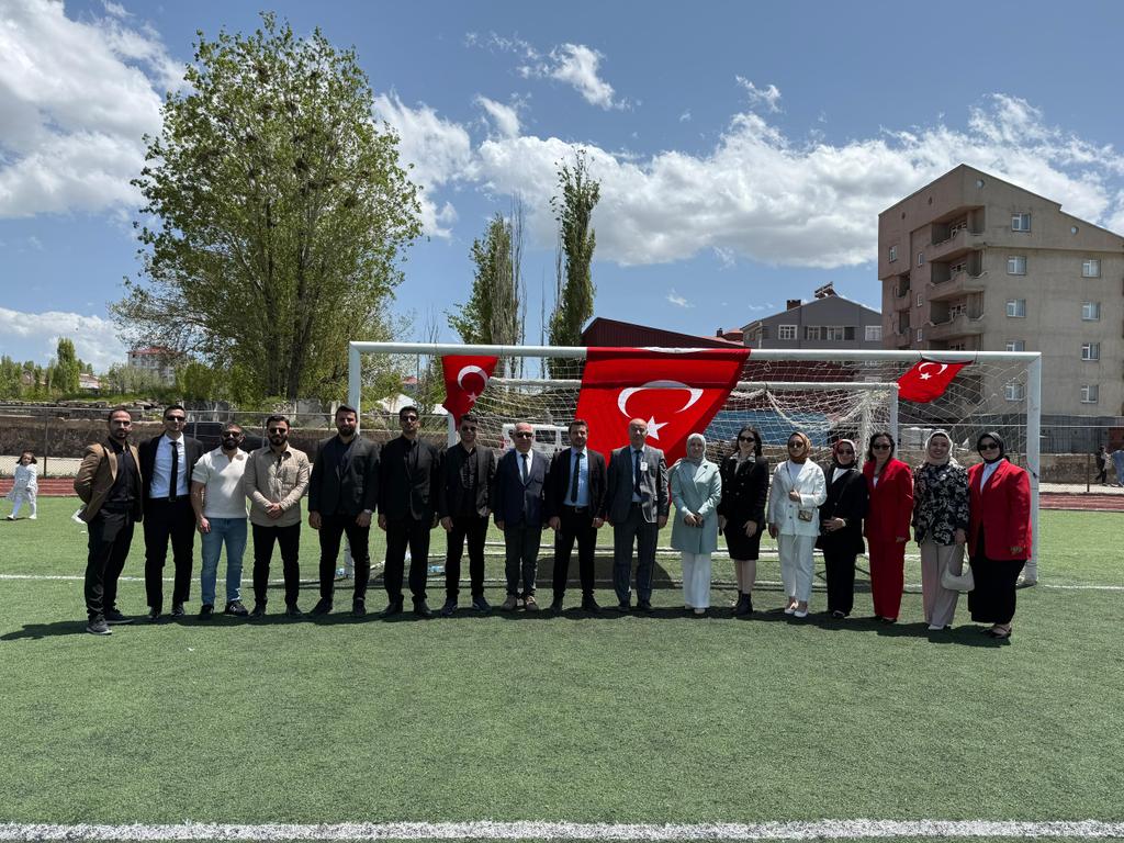 19 Mayıs Atatürk'ü Anma ve Gençlik ve Spor Bayramı münasebetiyle düzenlenen programa Kaymakamımız Sayın Emirhan Arıkan ve İlçe protokolümüz katıldılar.<a href="/agrimem/">AĞRI MEM</a> <a href="/agri_mem_arge/">Ağrı MEM Ar-Ge</a> <a href="/hasan_kokrek/">Hasan Kökrek</a> <a href="/emirhanarikan/">Emirhan Arıkan</a> <a href="/Ahmetkaya0404/">Ahmet KAYA</a> <a href="/UtkuKzlkya/">Utku Kızılkaya</a> <a href="/ihsankosen/">ihsankosen</a>