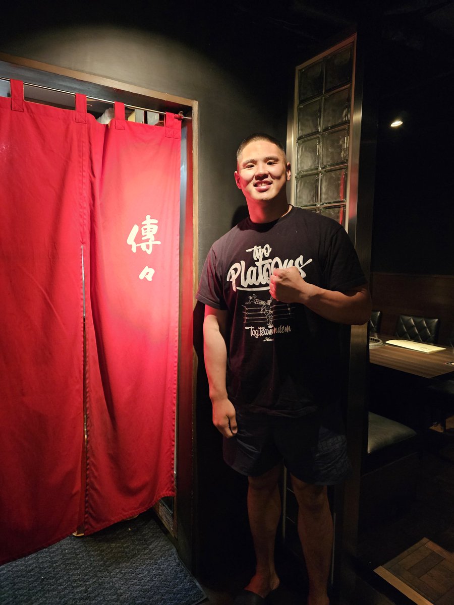 8929denden's tweet photo. 貴賢神選手ご来店！
頑張って下さい。
応援しています。

#貴賢神
#RIZIN

#焼肉酒家傳々
#月島
#中央区
#東京都 https://t.co/XfiEYZwsYE
