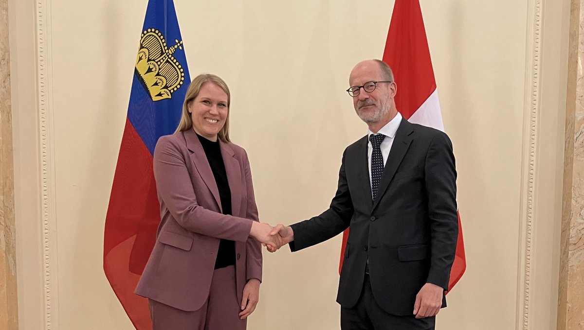 sif_sfi's tweet image. Finanzdialog 🇨🇭- 🇱🇮 : Der stv. Staatssekretär Christoph König und Generalsekretärin Eve Beck besprachen heute in Bern wirtschaftliche und geopolitische Fragen, bilaterale Finanzbeziehungen sowie die Finanzmarktregulierung und die internationale Besteuerung. @efd_dff