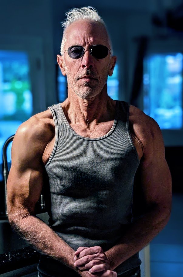 Mangan150's tweet image. Today's workout at age 70

leg press
overhead press
pull-ups
chest press
seated row
dips
machine curls
triceps pushdown
lateral raise
rowing machine (metabolic finisher)

all at one set to failure
minimal rest between exercises
total time 25 minutes

☀️sun🥩steak🏋️‍♂️steel