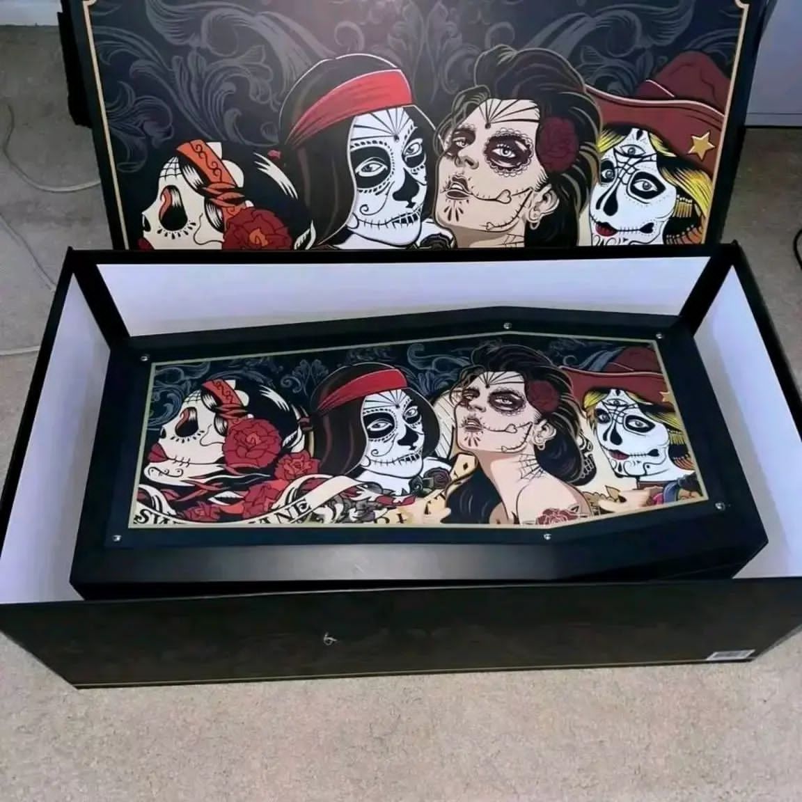 cigar64374's tweet photo. Add a touch of elegance and mystery to your cigar collection with this stunning Dead Wood Coffin Humidor, visit 👇 if intrested 
https://t.co/dyaM9MJ79h https://t.co/UBmFllNqt7