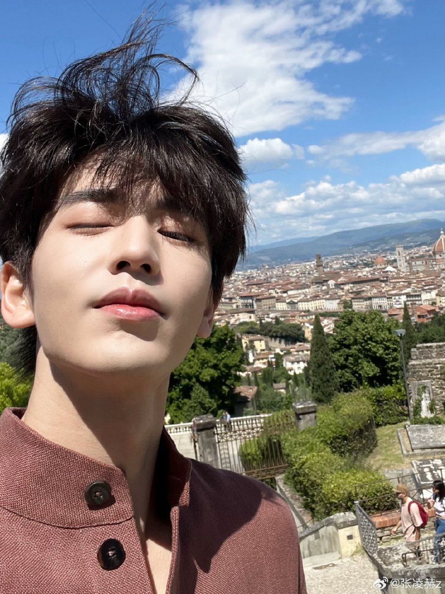 olinghe's tweet image. Kirim pap ke @winterioust ngabarin lagi jalan jalan😎