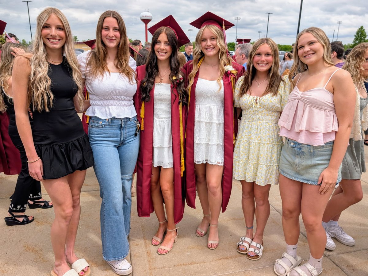 RBVB wants to congratulate the class of 2025 and 2 of their teammates! Graduation day is full of happy moments, tears, and optimism for the future! Good luck,  Elissa and Alex! You will be missed!