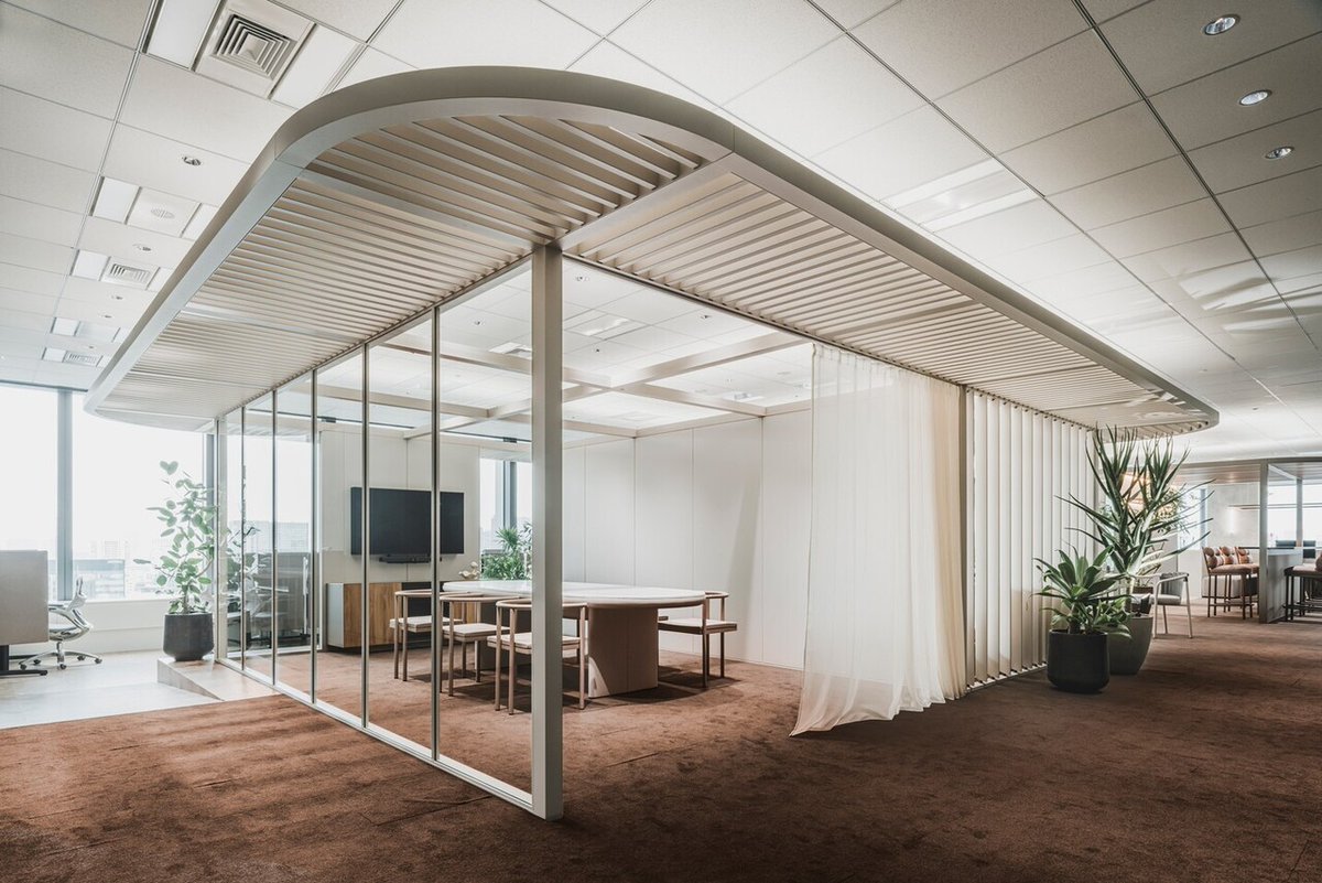 In the heart of Tokyo, ITOKI DESIGN HOUSE redefines how we work — with spaces designed for flexibility, comfort, and collaboration.⁠
⁠
Kettal contributed with Office Pavilions and furniture solutions that define key spaces like the Work Terrace, café, and meeting zones — comb…