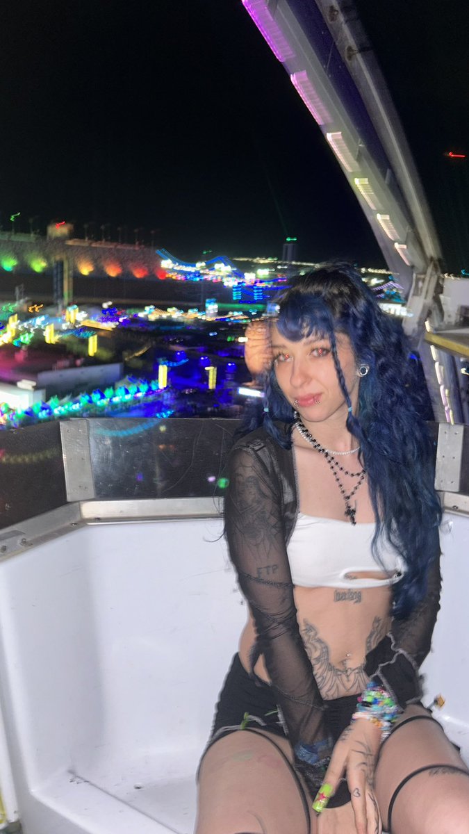 siena______'s tweet image. THANK YOU FR #EDCLV 🎈🙂‍↔️