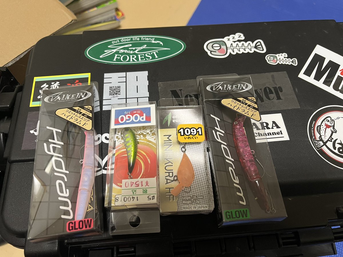 他県の釣りに行く時のもう一つの楽しみ、、
いつも行かない釣具屋だと全然品揃えが違うからええよなあ、、