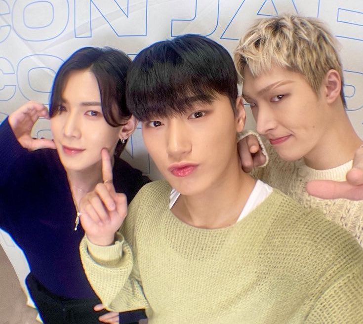 — scngiscng mini polyteez thread fic ⭐️

scn &amp; mngi have a thing. a very comfortable, physical, totally (not) friends w/ benefits thing. so not romantic (they swear). besides, they’re both too busy being hopelessly down bad for yec to think about it, right? but yec peeps it all.