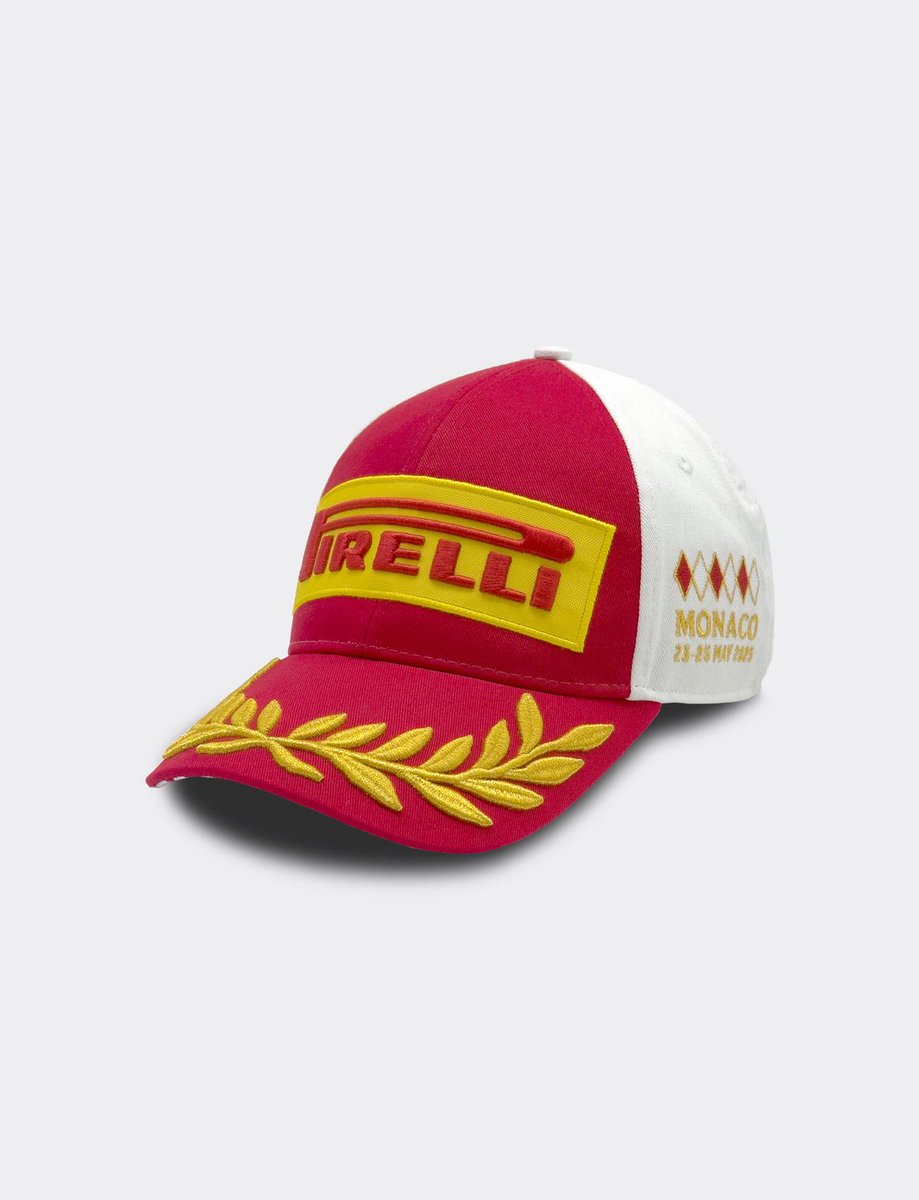 idreau_'s tweet photo. Je suis a genoux comment on fait pour avoir les casquettes de cette année elles sont trop belles @PirelliFR 🥴🥴🥴 https://t.co/BtcNCDbr9b