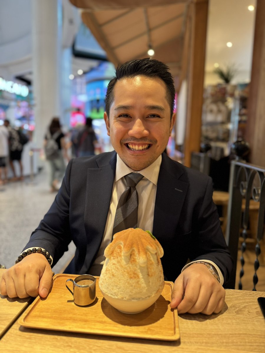 Renzo Guinto (@renzoguinto) on Twitter photo My stress reliever #Bingsu #Kakigori 🍧
#Bangkok #Thailand #LatePost 🇹🇭 My stress reliever #Bingsu #Kakigori 🍧
#Bangkok #Thailand #LatePost 🇹🇭