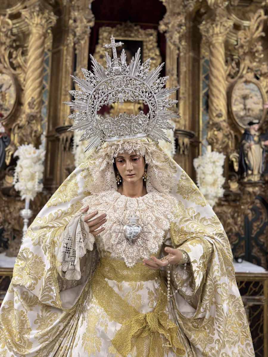 ACTUALIDAD| 𝐍𝐮𝐞𝐬𝐭𝐫𝐚 𝐒𝐞𝐧̃𝐨𝐫𝐚 𝐝𝐞𝐥 𝐌𝐚𝐲𝐨𝐫 𝐃𝐨𝐥𝐨𝐫 ataviada para las celebraciones de Nuestro Señor Jesucristo y tiempo ordinario. 

#LosGitanos