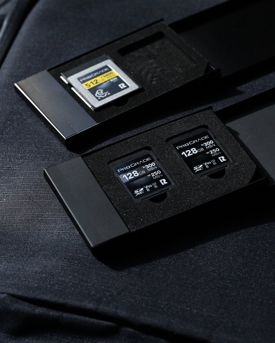 FOR_MGNET's tweet photo. - INNER CASE -
FOR メタルケース専用のウレタン製インナーケース。
SDカード用とCFexpress Type B用の2種類からお選びいただけます。カードを2枚収納可能。
メタルケース本体に取り付けてご使用いただくことで、大切なデータを守ります。
#FOR #METALCASE #INNERCASE https://t.co/xNNHO3dP3F