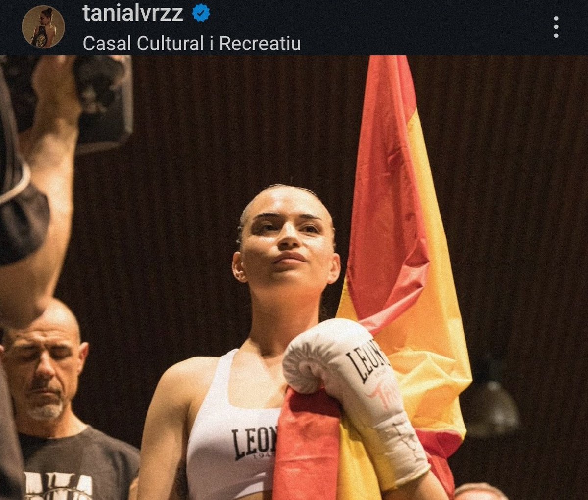 ¿Por qué la triple campeona de Europa <a href="/TaniaAlvarezBox/">Tania Álvarez</a> no es una de vuestras <a href="/idolas_esp/">Ídolas</a>?
Hola <a href="/iberdrola/">Iberdrola</a>!