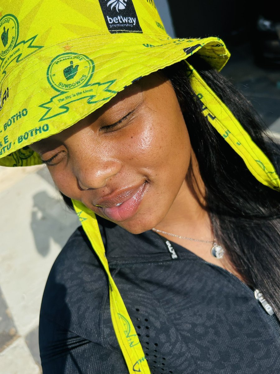 Feeling pretty today 🥹💛❤️ #sundownsladies #Champions