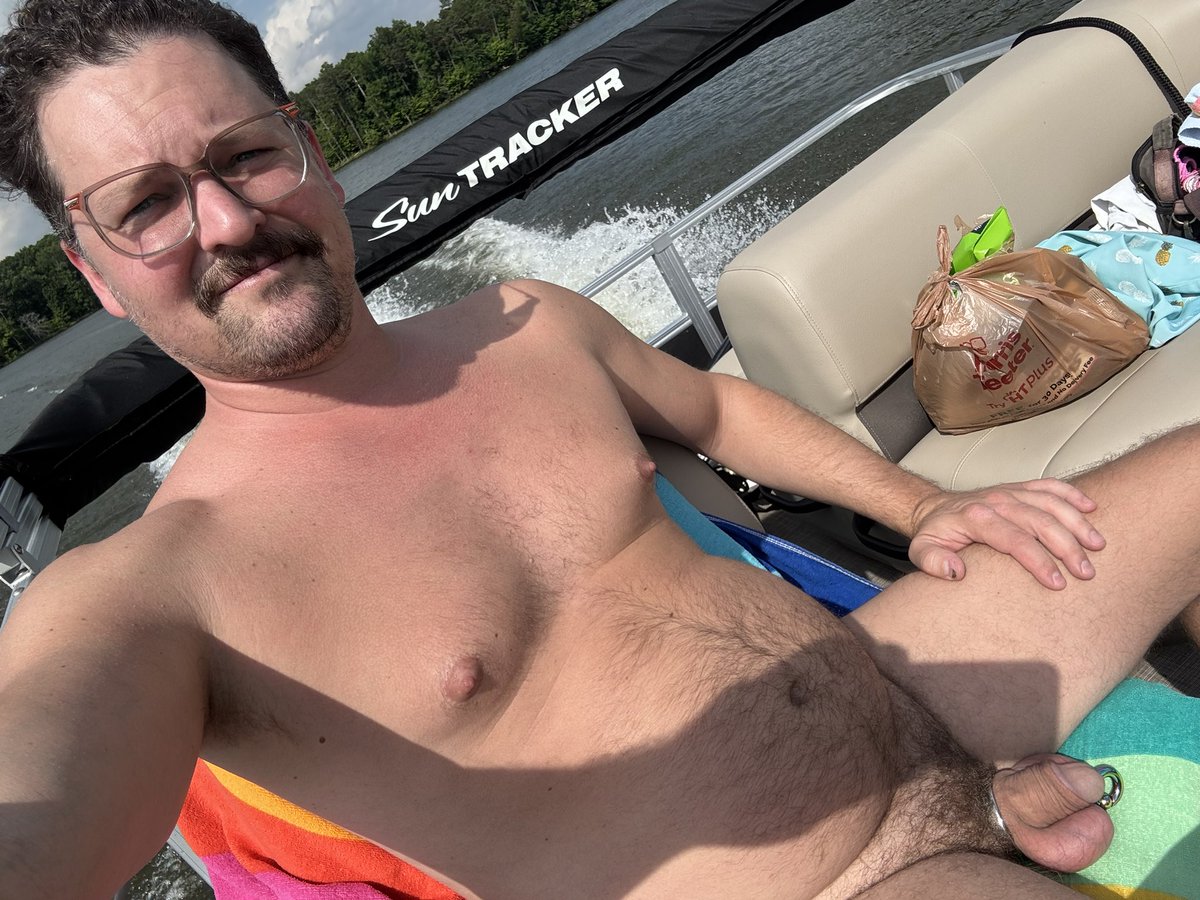 therascaljake's tweet photo. @Kyles_obsession Love naked boat days! https://t.co/u3FqFsjRt7