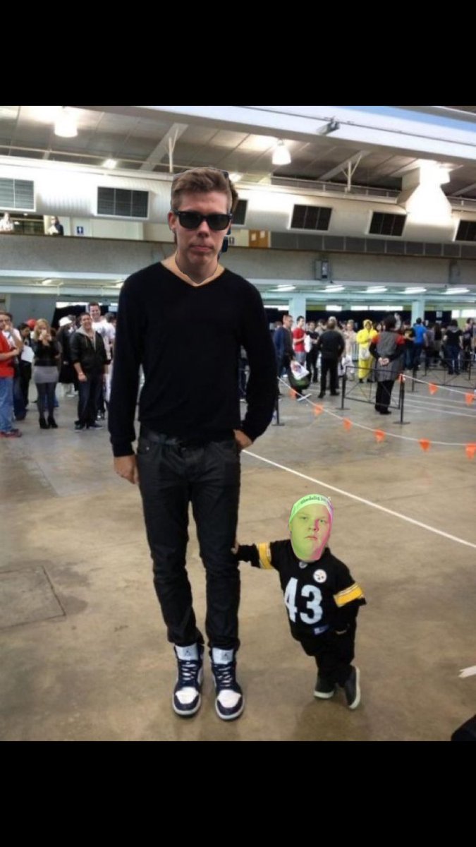 Ég tók þá örlagaríku ákvörðun að velja Gunnar inga sem Herra Dal. Ekki allar hetjur klæðast skikkju!, sumir eru bara Gunni. #HerraDalur  #sími6151248