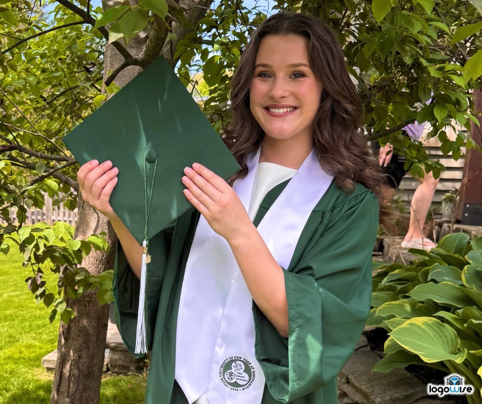 𝐂𝐎𝐍𝐆𝐑𝐀𝐓𝐒 to Ella, who just graduated from Binghamton University with her BA in Graphic Design! 🎓 After two years of interning and one year of part-time work with us, we're thrilled to welcome her to the team FULL TIME as our new Creative Content Designer! 💻🎉