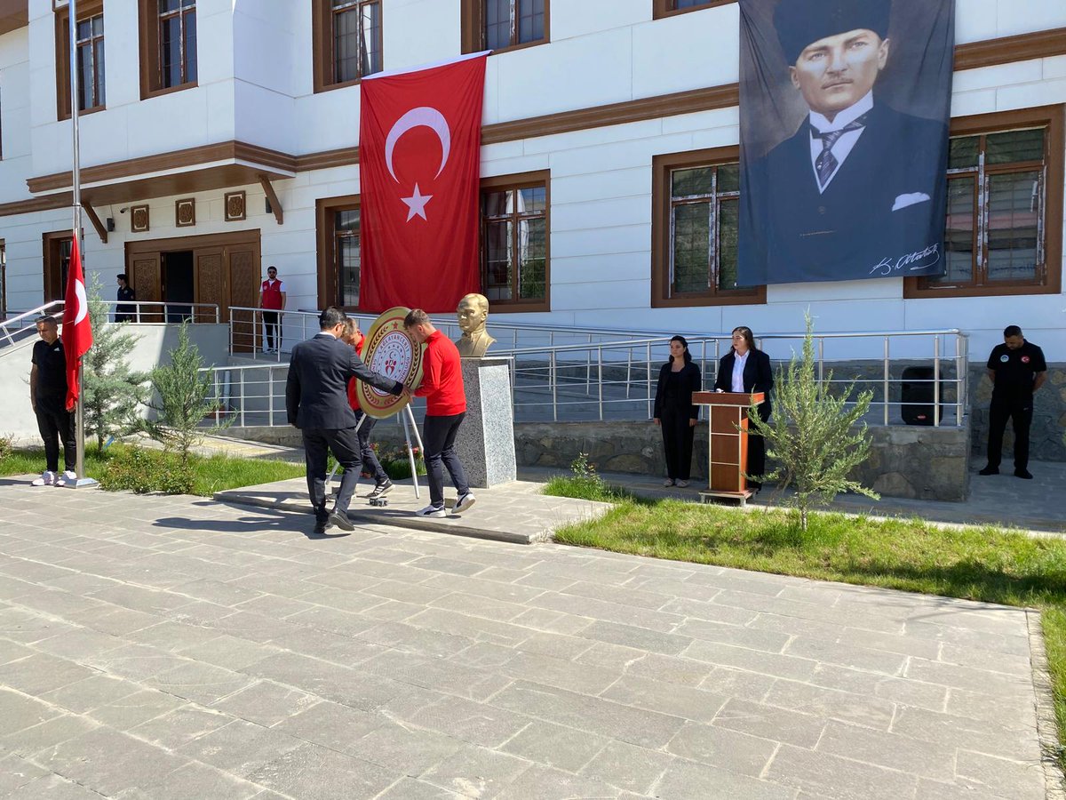 GSB_KMaras's tweet photo. 📍Çağlayancerit İlçe Müdürlüğü

Çağlayancerit ilçemizde 19 Mayıs Atatürk'ü Anma, Gençlik ve Spor Bayramı ilçe protokolü, gençlerimiz ve vatandaşların yoğun katılımıyla coşkuyla kutlandı. https://t.co/HBWPHtk1kc