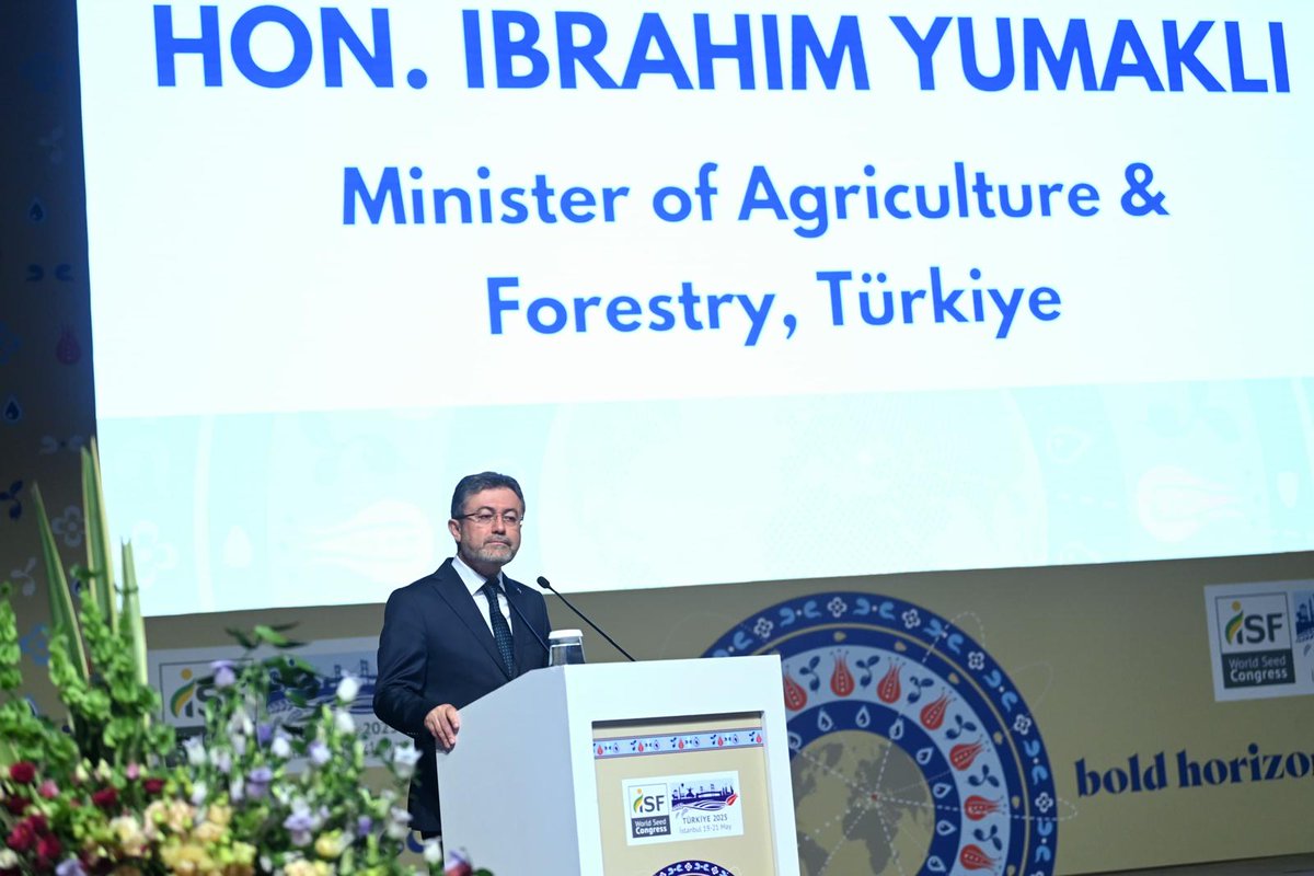 Bugemtr's tweet photo. 📍İstanbul...
101. yılını kutlayan Uluslararası Tohumculuk Federasyonu (International Seed Federation-ISF) tarafından her yıl başka bir ülkede organize edilen Dünya Tohumculuk Kongresi bu yıl İstanbul'da düzenleniyor. 
Açılışına Tarım ve Orman Bakanı Sayın İbrahim YUMAKLI'nın katıldığı kongreye Bakan Yardımcımız Sayın Ahmet GÜMEN, Genel Müdürümüz Uğur ERDEM, Genel Müdür Yardımcımız İhsan EMİRALİOĞLU, Tohumculuk Daire Başkanı Sezgin KARADENİZ ile Tohumculuk Daire Başkanlığı teknik personeli ve Ankara TTSM katılım sağlamıştır.

@TCTarim 

#WorldSeed2025 #DünyaTohumculukKongresi
#istanbul #Tohumculuk 
#Üretime_Üreticiye_Sektöre_DEĞER! 
#ÜretimNeredeBÜGEMOrada