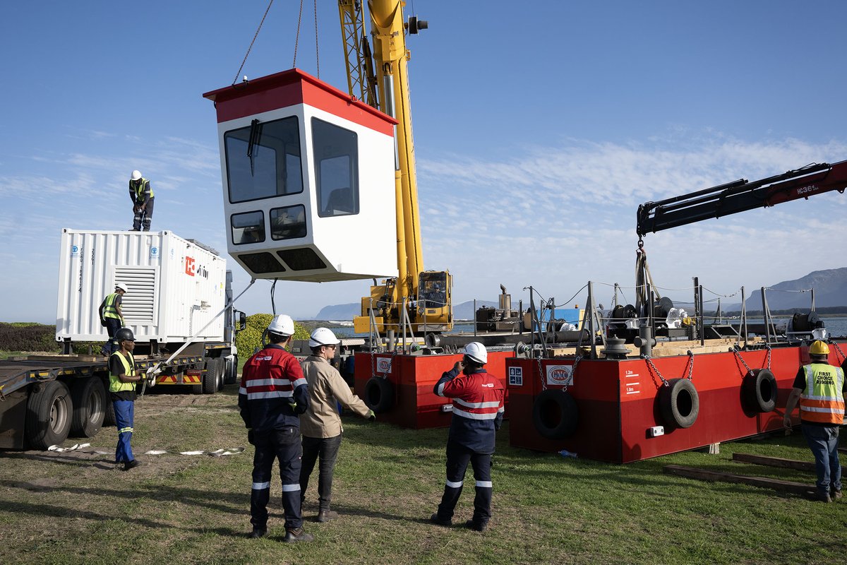 CityofCT's tweet photo. Assembling of Zeekoevlei dredger under way.
The City’s #SpatialPlanningandEnvironment Directorate is pleased to announce that the components of the floating suction dredger have arrived at Zeekoevlei in the False Bay Nature Reserve.
See: https://t.co/laU8vTWid2
#CTNews https://t.co/6vot6iH21Z