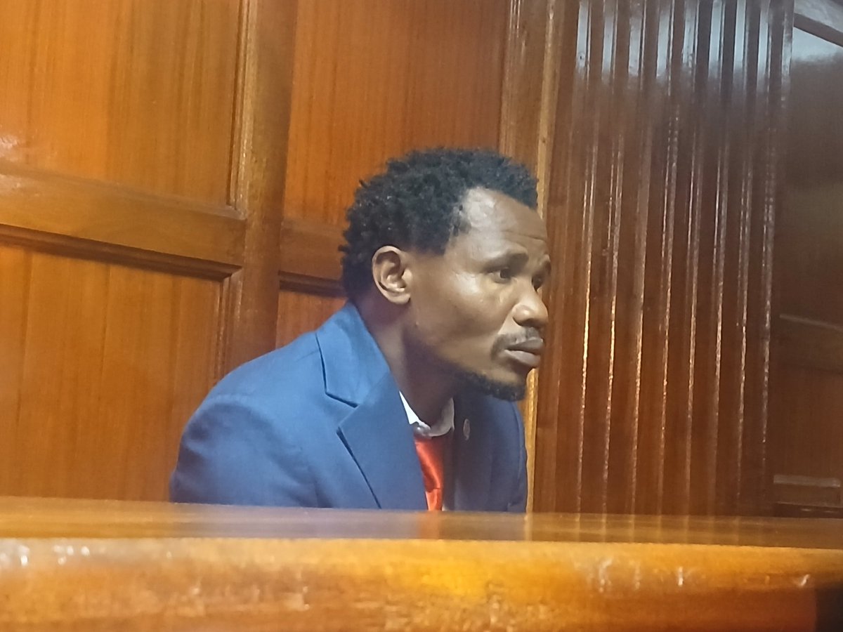 Are people close to Ruto really inteligent? I'm talking about <a href="/EACCKenya/">EACC</a> <a href="/DCI_Kenya/">DCI KENYA</a> and NIS. The more you make these arrests of the Natembeya and Peter Salasya's kind, you only make them popular. Don't be this thick. 

#StopPoliticalBloodshed Tanzania Tundu lissu Kitale EACC