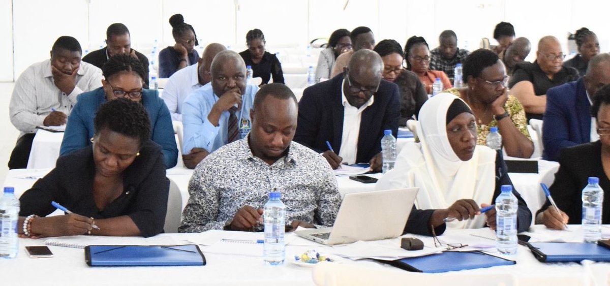 BARAZA JIPYA LA WAFANYAKAZI LA WIZARA YA MIFUGO NA UVUVI LAUNDWA 

Na Chiku Makwai – WMUV

Baraza jipya la wafanyakazi wa Wizara ya Mifugo na Uvuvi limeundwa kwa lengo la kuwashirikisha wafanyakazi wa Wizara hiyo katika utekelezaji wa shughuli za Serikali na ushirikiano,