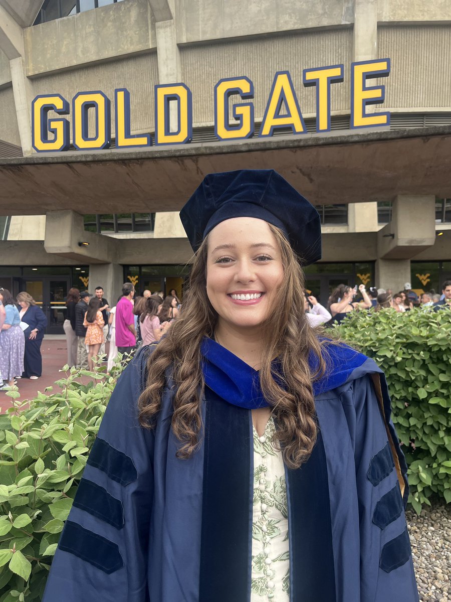 LindsayDruskin's tweet image. Officially Dr. Druskin! I am so grateful to everyone who has supported me over these past 5 years! #PhDone 🥳🍾