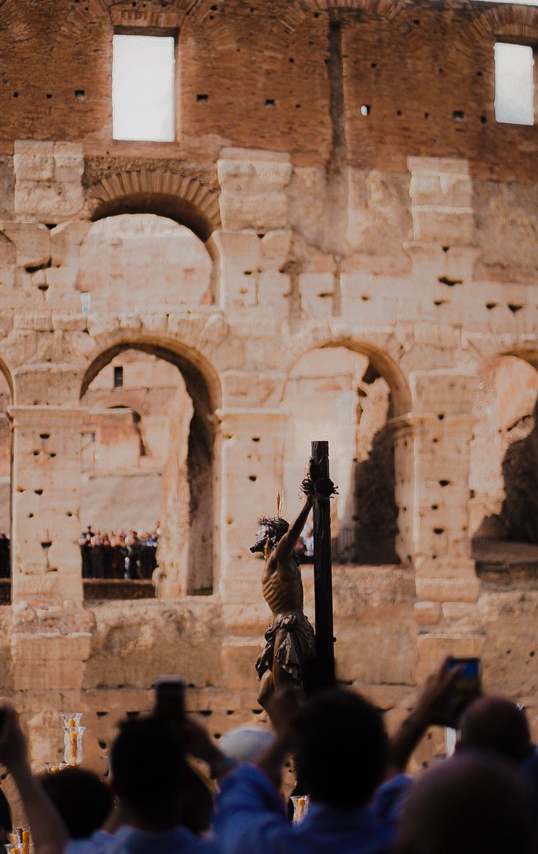 El CACHORRO conquistó ROMA

<a href="/IsraelAC94/">Israel ©</a> 

#ProcesiónRoma25