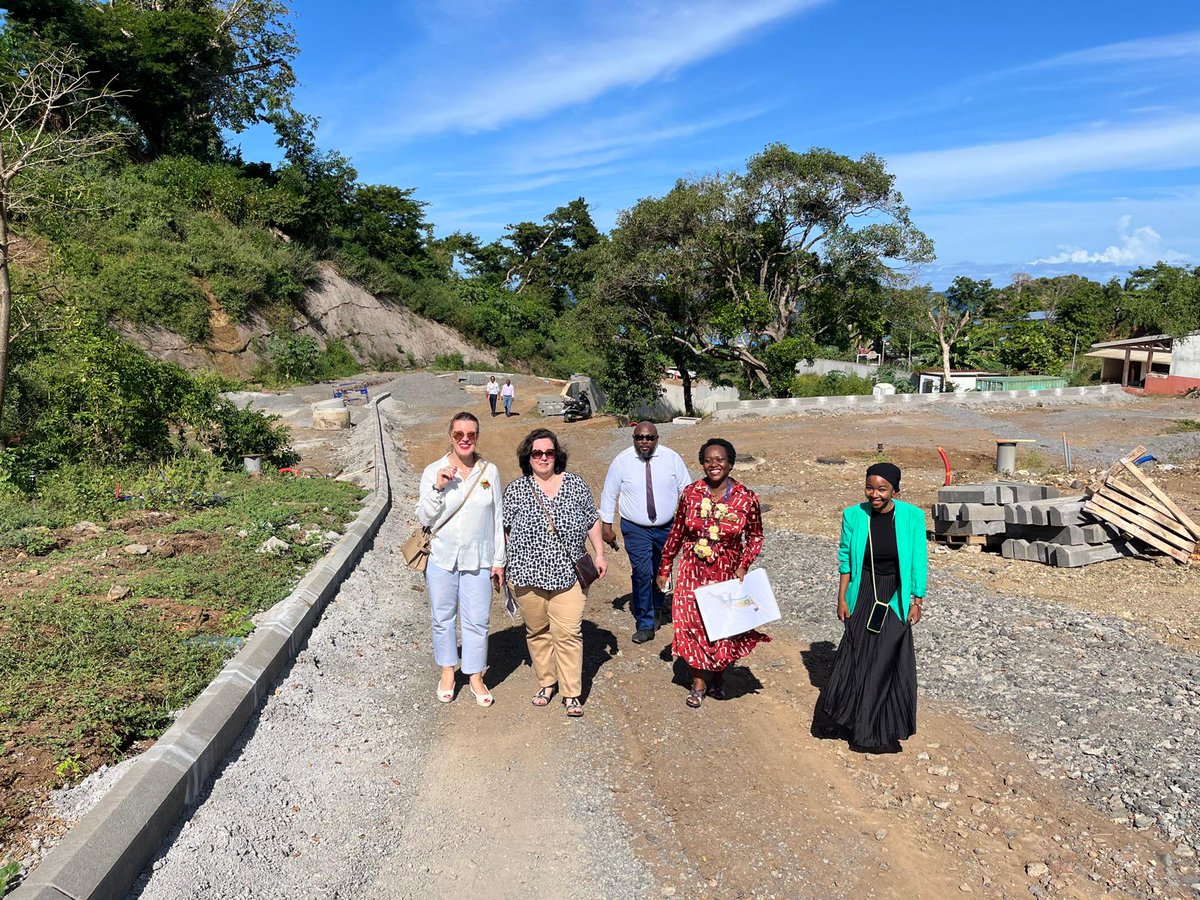 UnionHlm's tweet photo. A Mayotte, remise de clé d’une maison réhabilitée suivie de visites d’opérations à Hamourou, à Karajavenza et de la Maison de l’autonomie et d’amélioration du bâti à Bandrélé. https://t.co/RhoyaJ6wmN