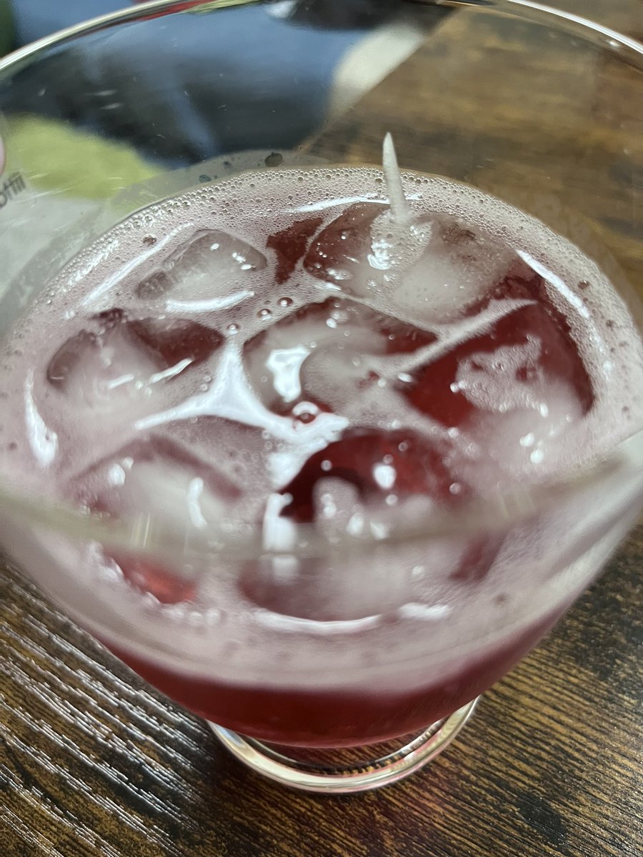 entryno_13_son's tweet photo. 氷柱が立っとるぞ。いいことあるかな。 https://t.co/I5wnATavyG