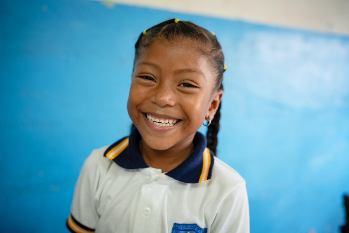 🌅 ¡Buenos días, Bolívar! 🌅

Hoy despertamos con estas sonrisas llenas de esperanza y energía: el abrazo cálido de nuestras niñas y niños nos recuerda que la educación es el motor que impulsa el futuro de nuestra tierra. 📚✨

¡Que este día esté lleno de aprendizajes y sueños!