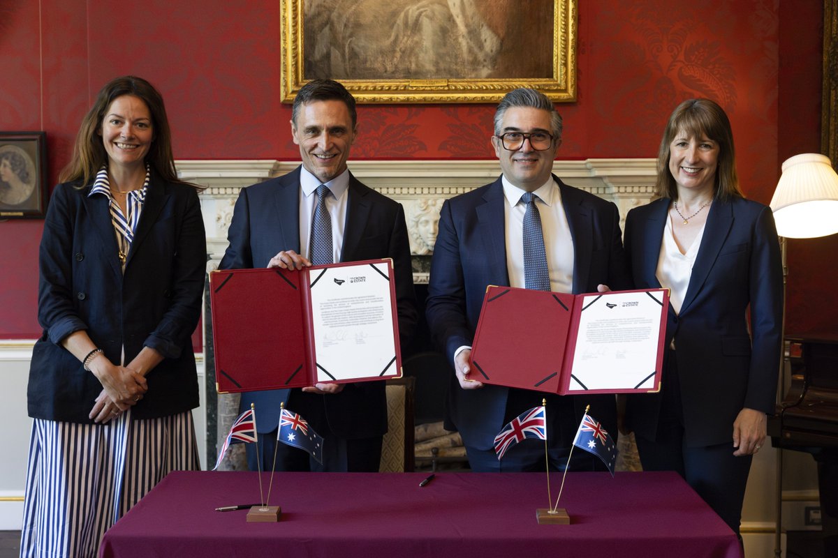 The Crown Estate (@thecrownestate) on Twitter photo Great to receive such strong support from government around our new partnership with Lendlease.
You can read more here: gov.uk/government/new…
<a href="/biztradegovuk/">Department for Business and Trade</a> <a href="/hmtreasury/">HM Treasury</a> <a href="/mhclg/">Ministry of Housing, Communities & Local Gov</a> <a href="/SciTechgovuk/">Department for Science, Innovation and Technology</a> Great to receive such strong support from government around our new partnership with Lendlease.
You can read more here: gov.uk/government/new…
<a href="/biztradegovuk/">Department for Business and Trade</a> <a href="/hmtreasury/">HM Treasury</a> <a href="/mhclg/">Ministry of Housing, Communities & Local Gov</a> <a href="/SciTechgovuk/">Department for Science, Innovation and Technology</a>