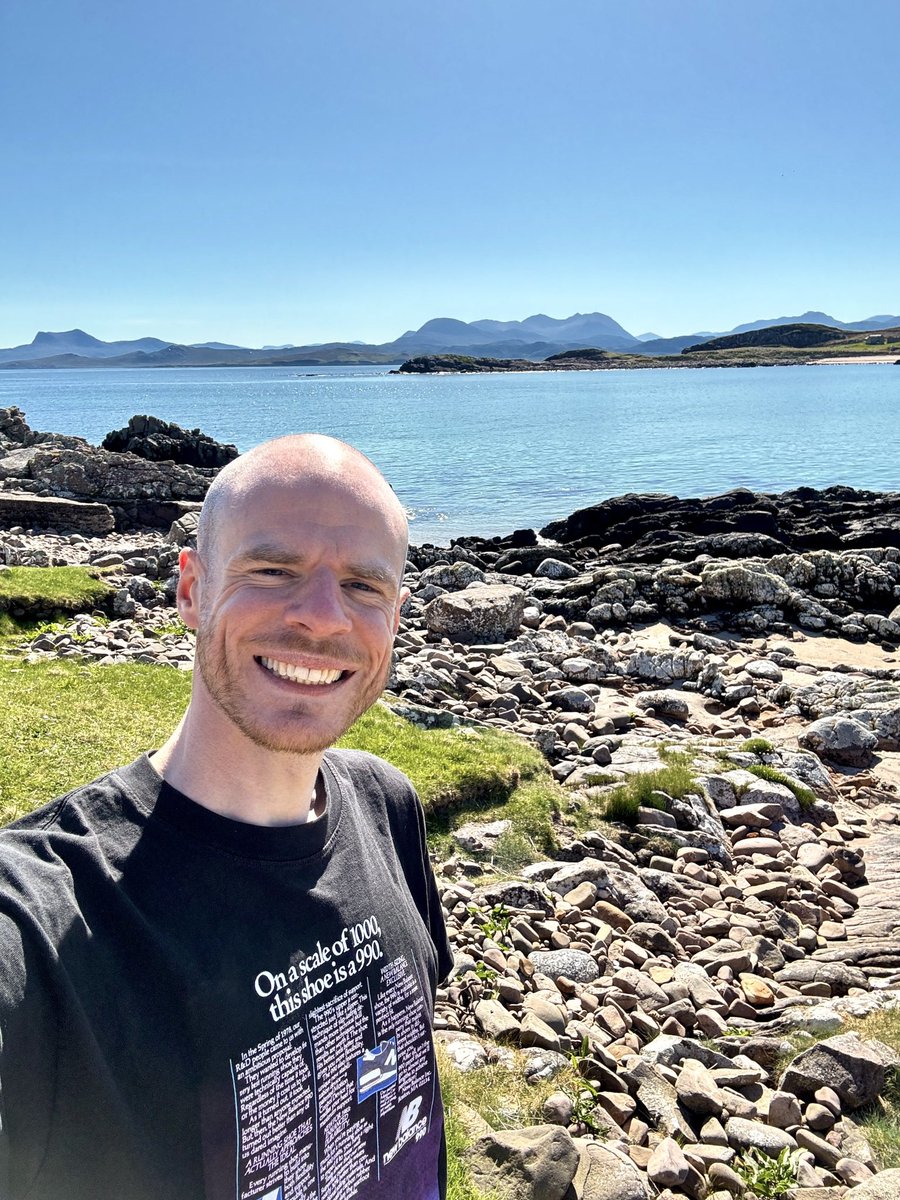 20 years ago today, at the age of 15, I was diagnosed with Multiple Sclerosis - a chronic &amp; complex neurological disease.

I’ve tried to mark this day each year with some words.
This year, the weight of it feels heavier than ever.

There’s more I’ve never said — until now.
🧵