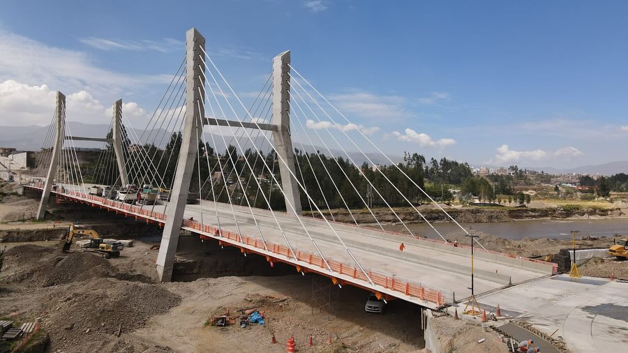 Realizamos las pruebas de carga del puente Cantuta 🌉

¡Reafirmamos nuestro compromiso con el desarrollo vial del país!. 🇵🇪
#SIMAPerú #IngenieríaQueConstruyeFuturo #OrgulloSIMAPERÚ