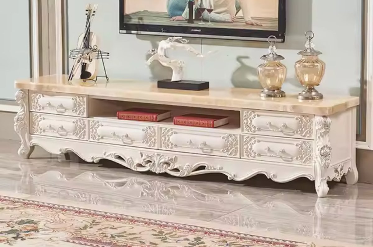 أدور طاولة للتلفزيون مثل هذا التصميم، حد يعرف أو شاف محل يبيع شراتهن؟