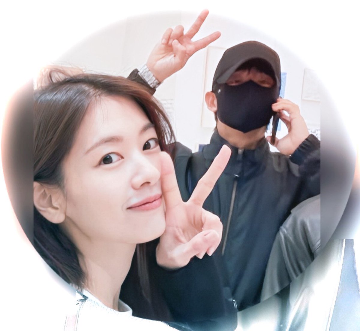 rupuu19's tweet image. Some connections don’t need loud declarations — just a glance, a half-smile behind the lens, and a quiet knowing that even in the busiest moments, we find our way back to each other, we find home in each other.

#QuietLove #InSync #SoulConnection