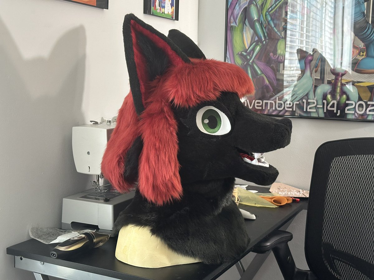 CapraCreatures's tweet image. This head is now finished! Part of a full suit in-progress for @Hemlock_Wolf 🐺