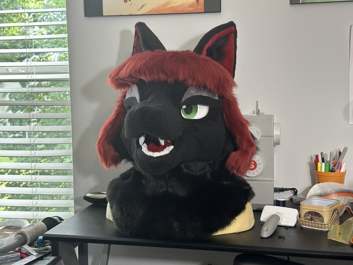 CapraCreatures's tweet image. This head is now finished! Part of a full suit in-progress for @Hemlock_Wolf 🐺