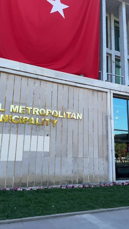 Tipik bir ırkçı ve bölücü...