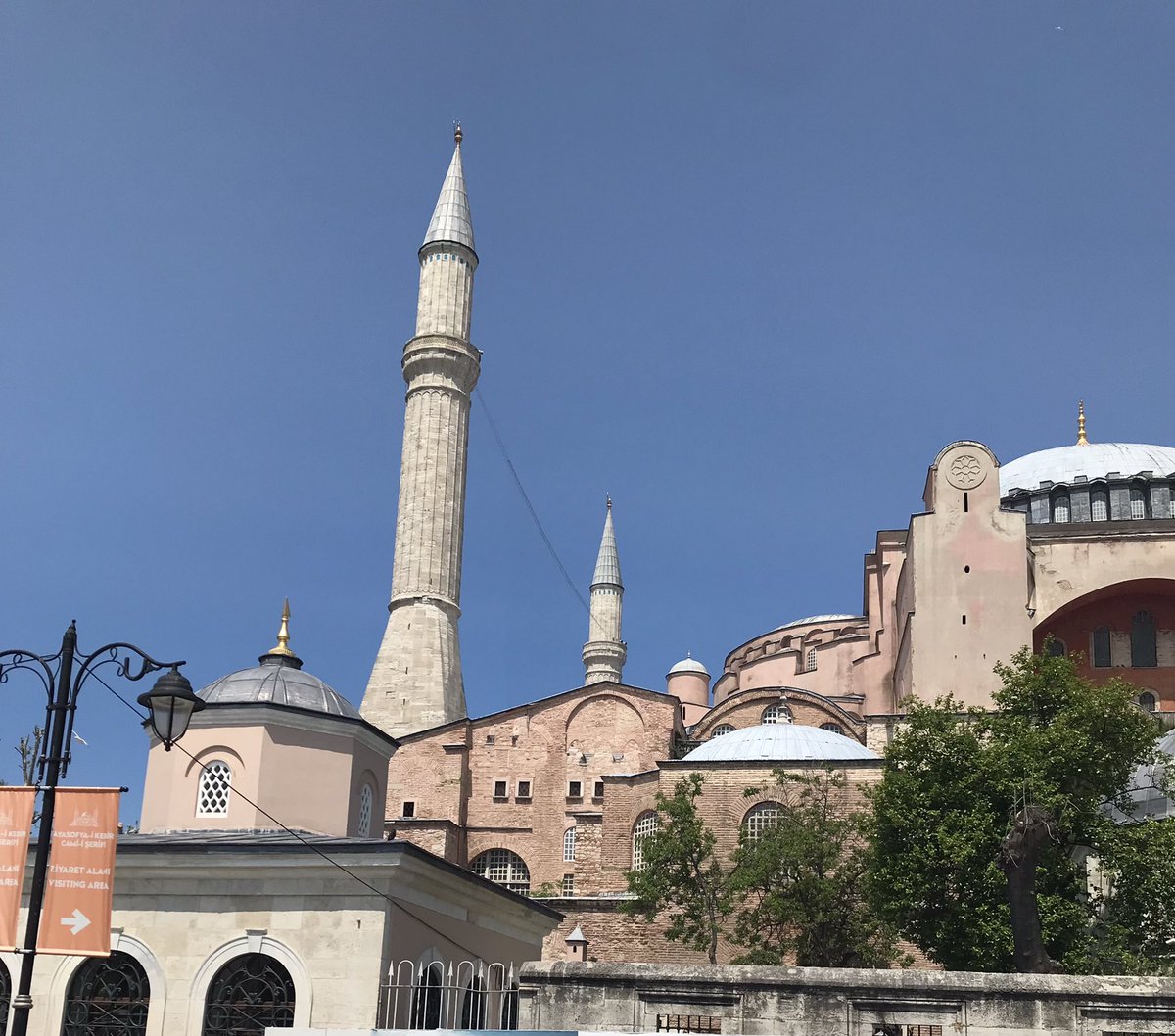 demirrkiran_'s tweet photo. Ayasofya
Camii kebir 
Mahşeri kalabalık 
Ziyaretçi akınına uğradı https://t.co/HqRXq172PN