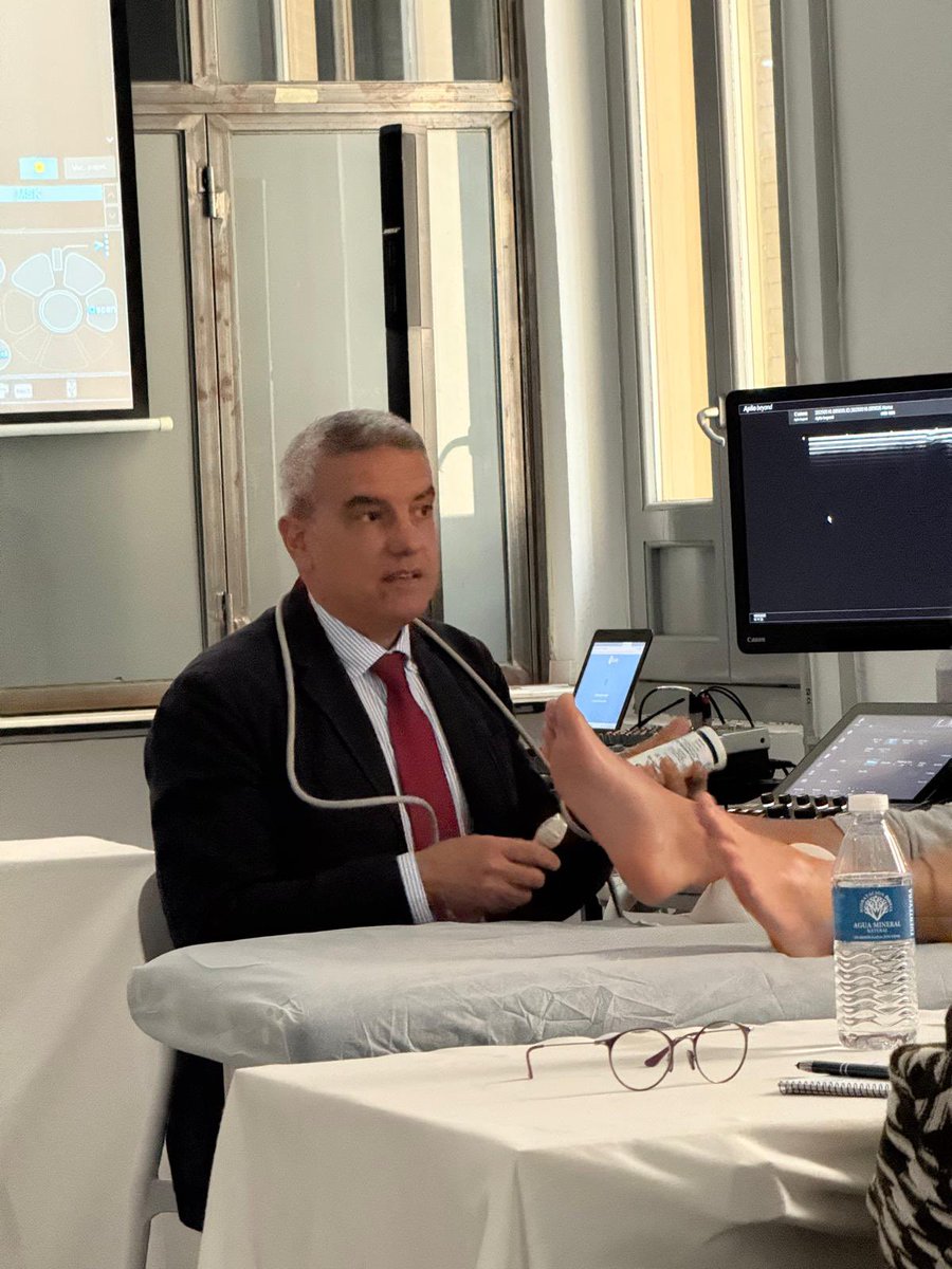 Fructífera Jornada Presencial del III Curso Híbrido de Ecografía MSK Pie y Tobillo de <a href="/seecografia/">SEECO</a> celebrada el fin de semana. 
Tuve el honor de impartirla con el Dr. Jiménez Díaz <a href="/fjdconesa/">Dr. Fernando Jimenez</a> y el Dr. Tejero García <a href="/DrTejero/">CIRUGÍA TOBILLO-PIE Sevilla Dr. Sergio Tejero</a>