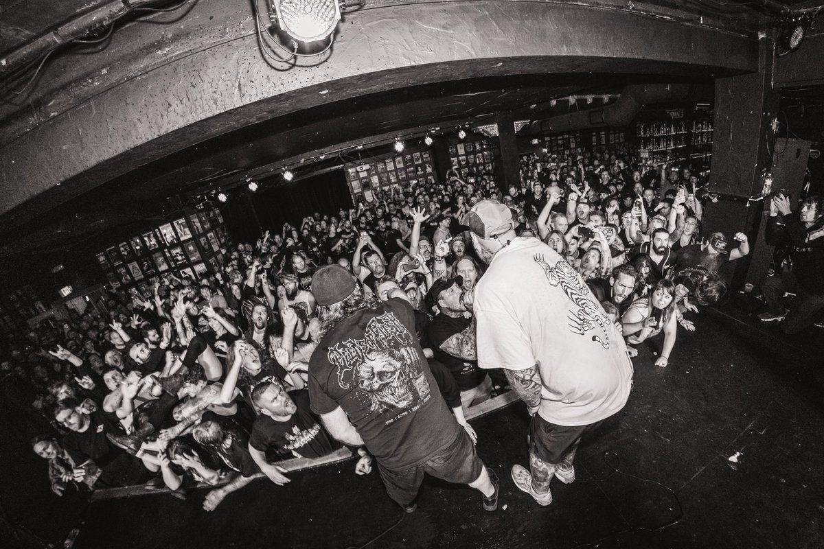 theacaciastrain's tweet image. Tour’s over. See you this summer.
📷: Stu McDonald