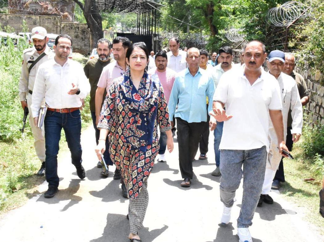 DC Udhampur (@udhadm) on Twitter photo DC Udhampur, Ms. Saloni Rai, conducted an extensive visit to Omarah Morh, Kotli Pain area to review civic amenities & address public grievances. She directed a special sanitation drive & immediate decongestion of drains. Locals sought a road & bridge over the nallah.
<a href="/diprjk/">Information & PR, J&K</a> DC Udhampur, Ms. Saloni Rai, conducted an extensive visit to Omarah Morh, Kotli Pain area to review civic amenities & address public grievances. She directed a special sanitation drive & immediate decongestion of drains. Locals sought a road & bridge over the nallah.
<a href="/diprjk/">Information & PR, J&K</a>