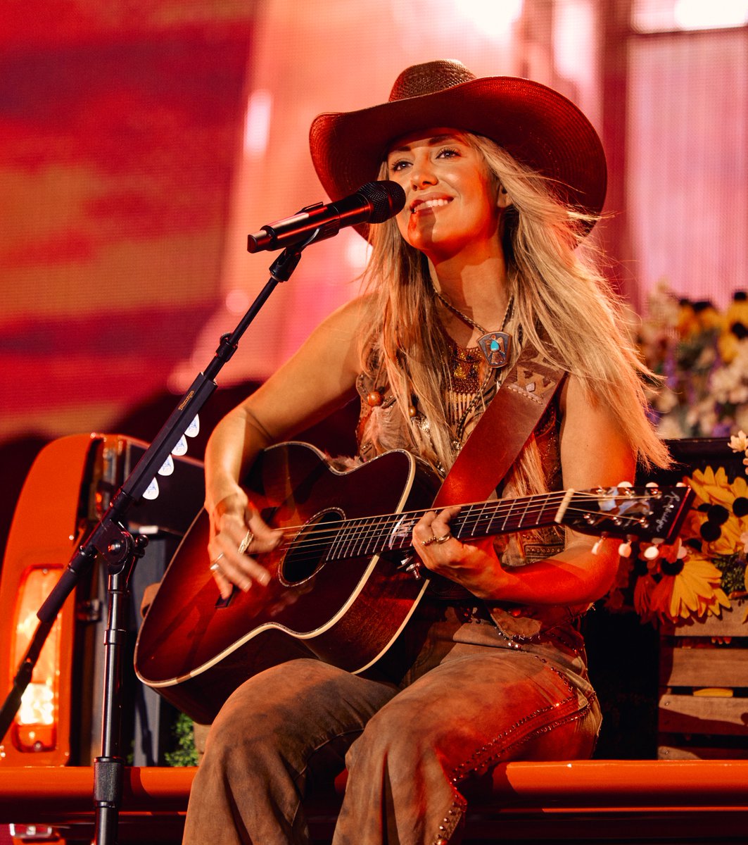 Pine Knob Music Theatre (@pineknobmusic) on Twitter photo Hang Tight Honey, it's <a href="/laineywilson/">Lainey Wilson</a>'s birthday! Can't wait to celebrate when she visits us on Friday, Sept. 26! 🎉 #WhirlwindWorldTour Hang Tight Honey, it's <a href="/laineywilson/">Lainey Wilson</a>'s birthday! Can't wait to celebrate when she visits us on Friday, Sept. 26! 🎉 #WhirlwindWorldTour