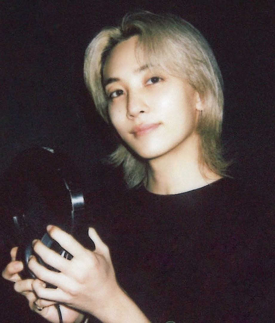 bashernirawnie's tweet image. it’s not that i have a type, it’s just that the universe keeps sending me the same flavor,,, in different packaging???

soft-eyed, sharp-jawed, and a long-haired menace with a pretty face 🥹

#JEONGHAN #RAWN