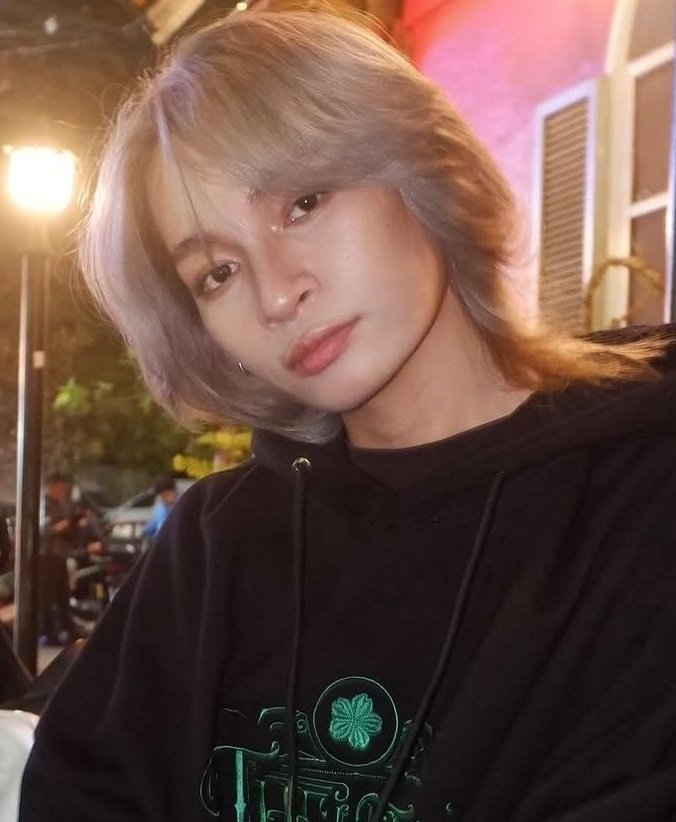 bashernirawnie's tweet image. it’s not that i have a type, it’s just that the universe keeps sending me the same flavor,,, in different packaging???

soft-eyed, sharp-jawed, and a long-haired menace with a pretty face 🥹

#JEONGHAN #RAWN